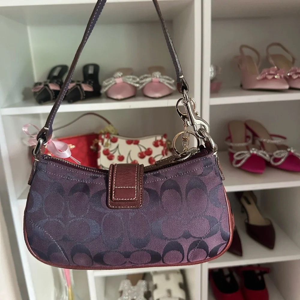 SOLD🎀 - Picture 2 of 9